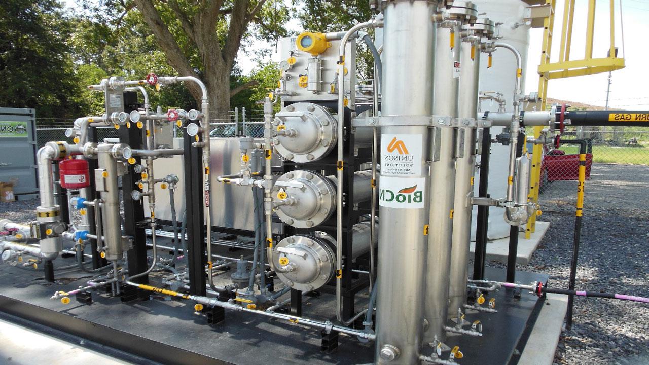 BioCNG系统的角度视图，该系统将沼气转化为适合用作汽车燃料的RNG