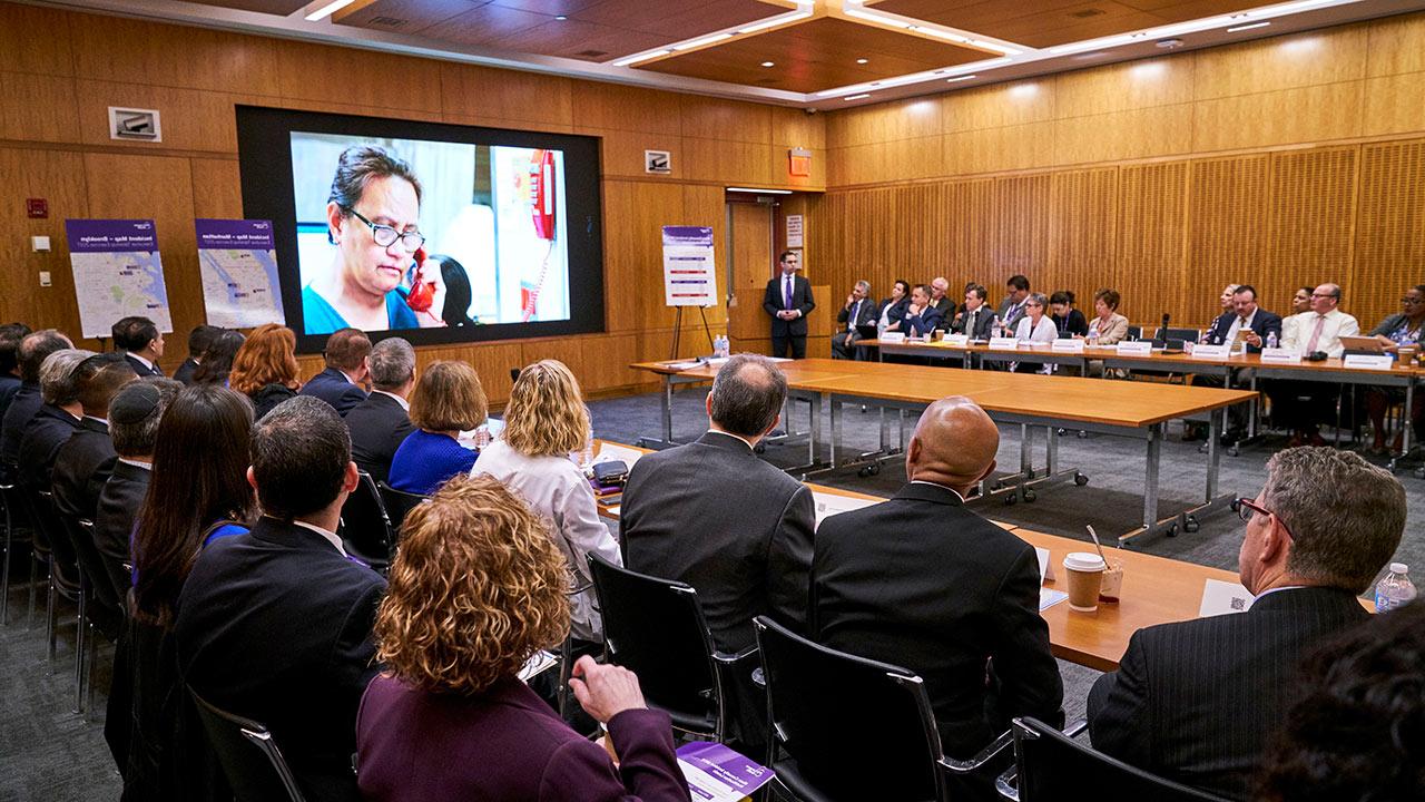 纽约大学朗格尼健康中心的行政领导桌面练习